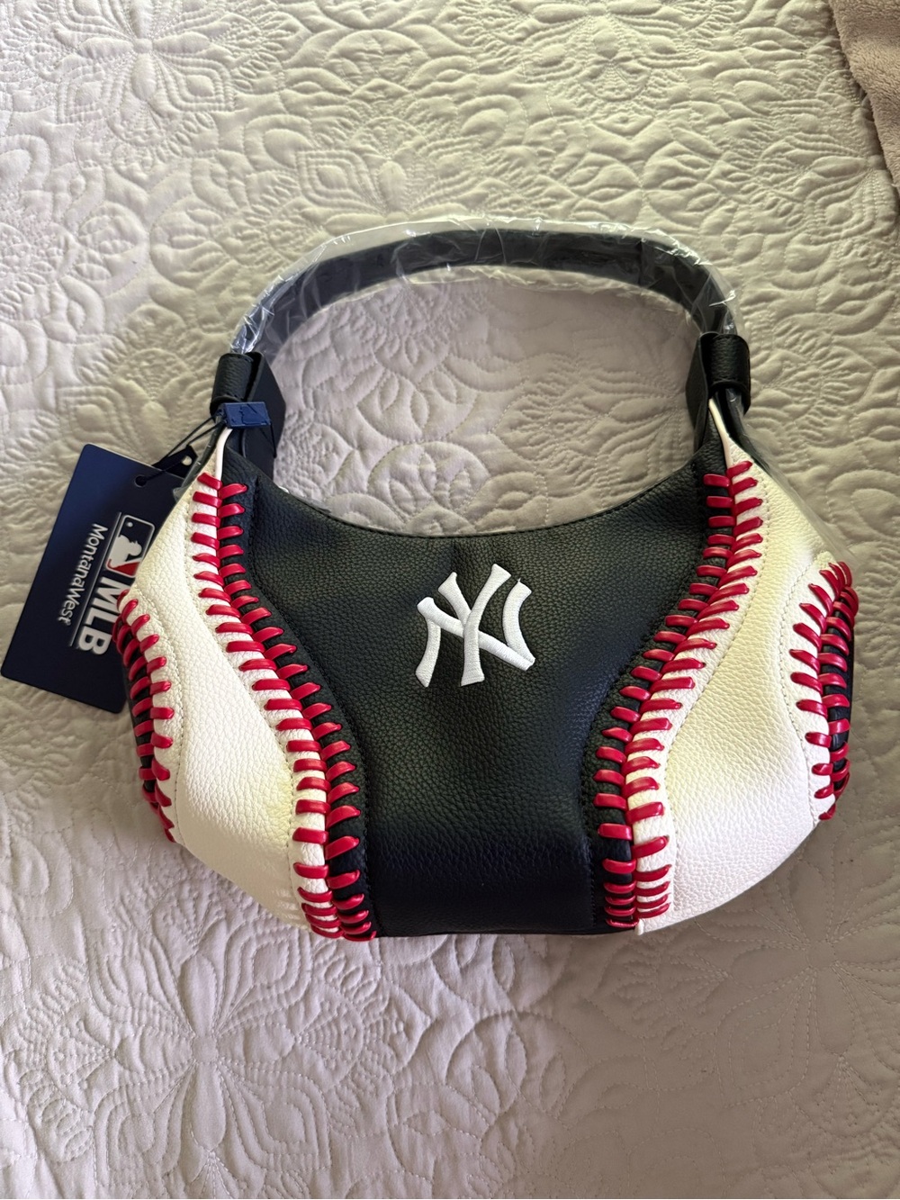 MLB New York Yankees Black, White & Red Baseball-Stitch Shoulder Bag